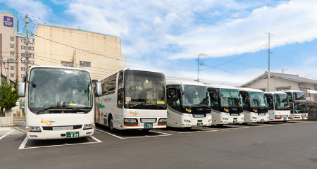ニコニコ観光株式会社の所有するバス