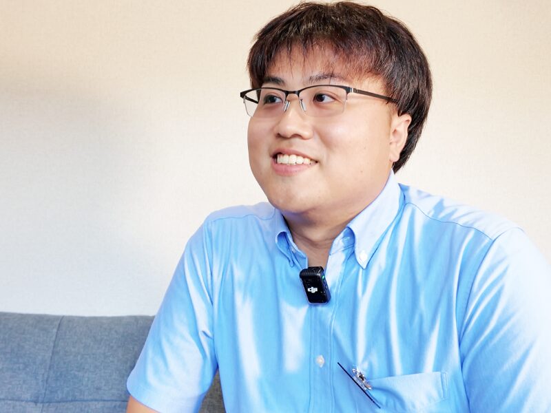 株式会社ジョイフル観光の新人運転手。