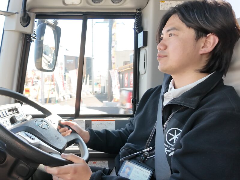 運転中の川脇さん