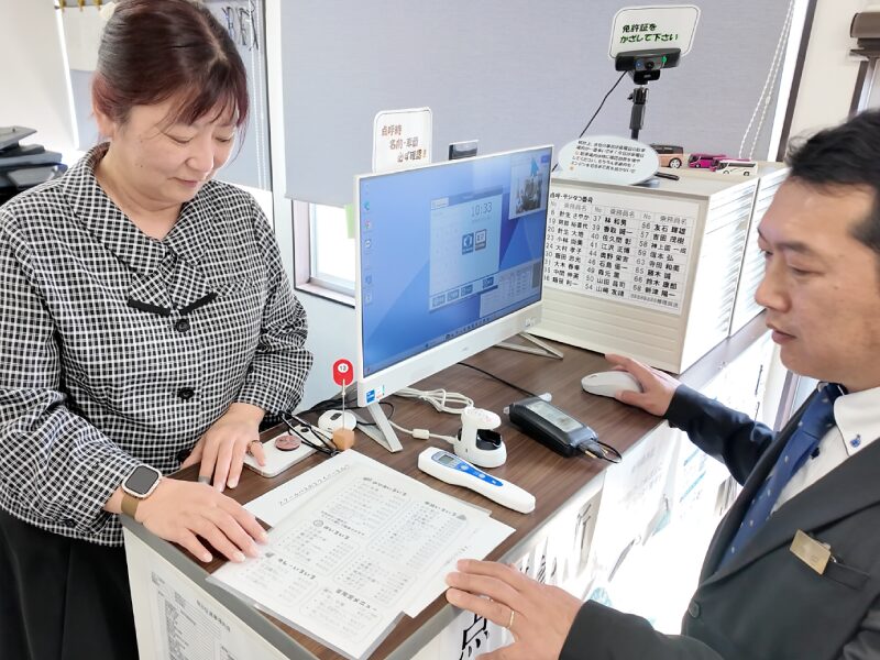 株式会社ORSの運行管理者と運転手さん